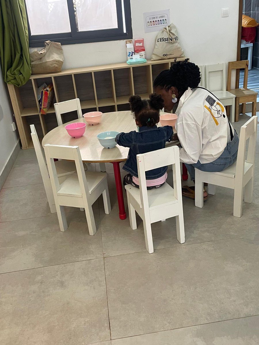 CSIgroup_sn's tweet photo. The ChildHouse organise des ateliers enfants-parents pour renforcer le lien école-famille et diversifier les situations d'apprentissage. https://t.co/klI1Qk911V