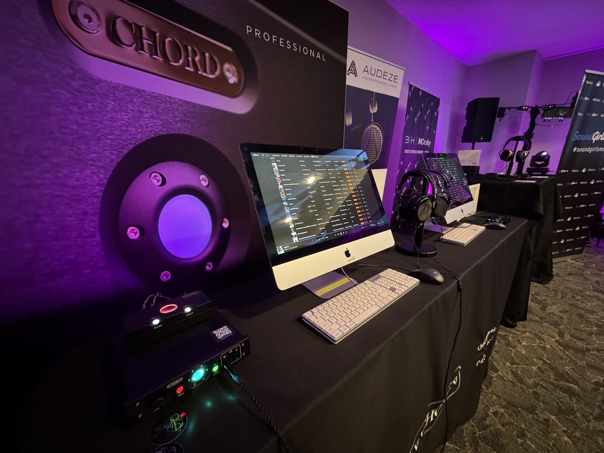 ChordAudio's tweet photo. We've been bowled over by the energy here at @soundcheckXpo 🇲🇽
We have some fine demos going on, including the Mojo 2, Hugo 2, Qutest and Alto, with a little help from our pals at @Audeze 🎧
#SoundcheckXpo #audio #proaudio https://t.co/JSAstTu2L5