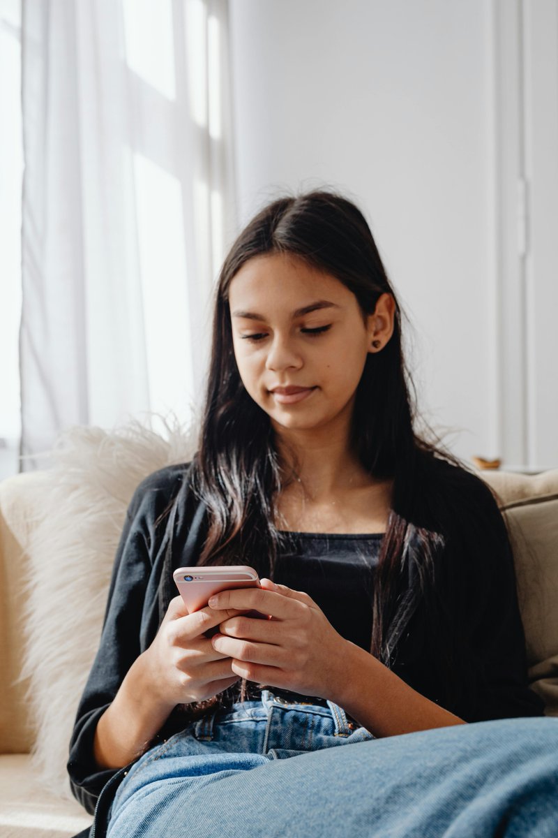 💬 From today, and then every Tuesday and Thursday our Live Web Chat will be available until 7pm! Our friendly advisers are here to help you with any questions you have. 🙌🏾

#MakeItCoventryCollege #LiveChat #Support #AdviceandGuidance #CollegeApplication