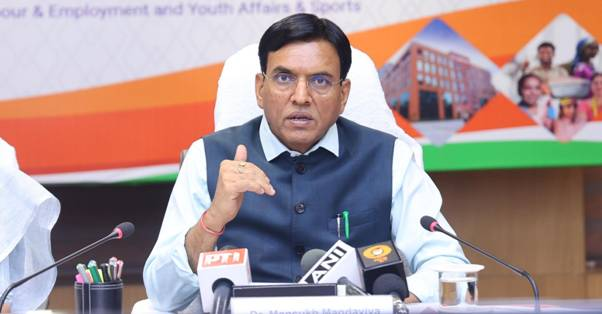 PIB_India's tweet photo. EPFO Expands Banking Network, 15 Additional Banks Empanelled for Collection of EPFO Contributions Taking Total Number to 32 Banks

EPFO 3.0 will make EPFO as Accessible and Efficient as Banks: Union Minister @mansukhmandviya 

Read here: https://t.co/sp030x8GAZ https://t.co/JYkPrzaA1P