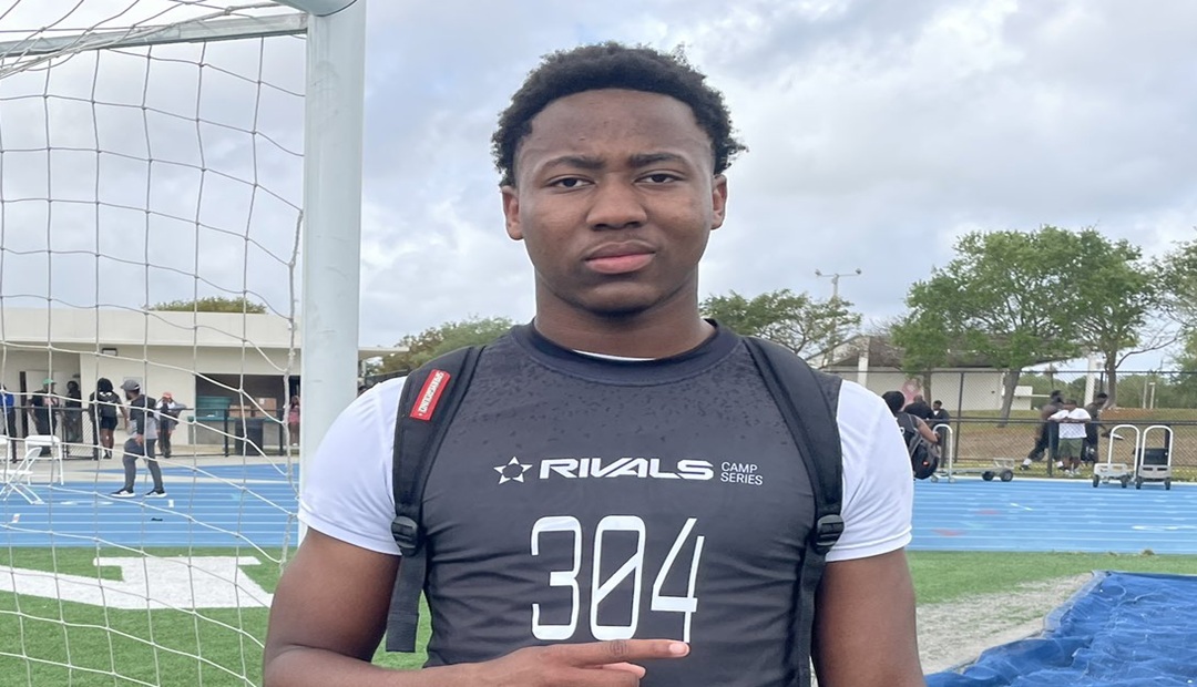 Miami Immaculata LaSalle Can Take Things Further in 2025. larryblustein.com/news/immaculat…
<a href="/h2valle/">Coach Helder Valle</a> <a href="/RoyalLions_FB/">Immaculata LaSalle Football</a> <a href="/MickensDandre/">Coach Mickens</a> <a href="/CoachJustinDiaz/">Justin Diaz</a> <a href="/itsdreboyduhh5/">keondre ponton</a> @Idestinobles <a href="/_monyo3_/">Daniel Marin</a> <a href="/AntawnIi/">Antawn Borden Jr</a>