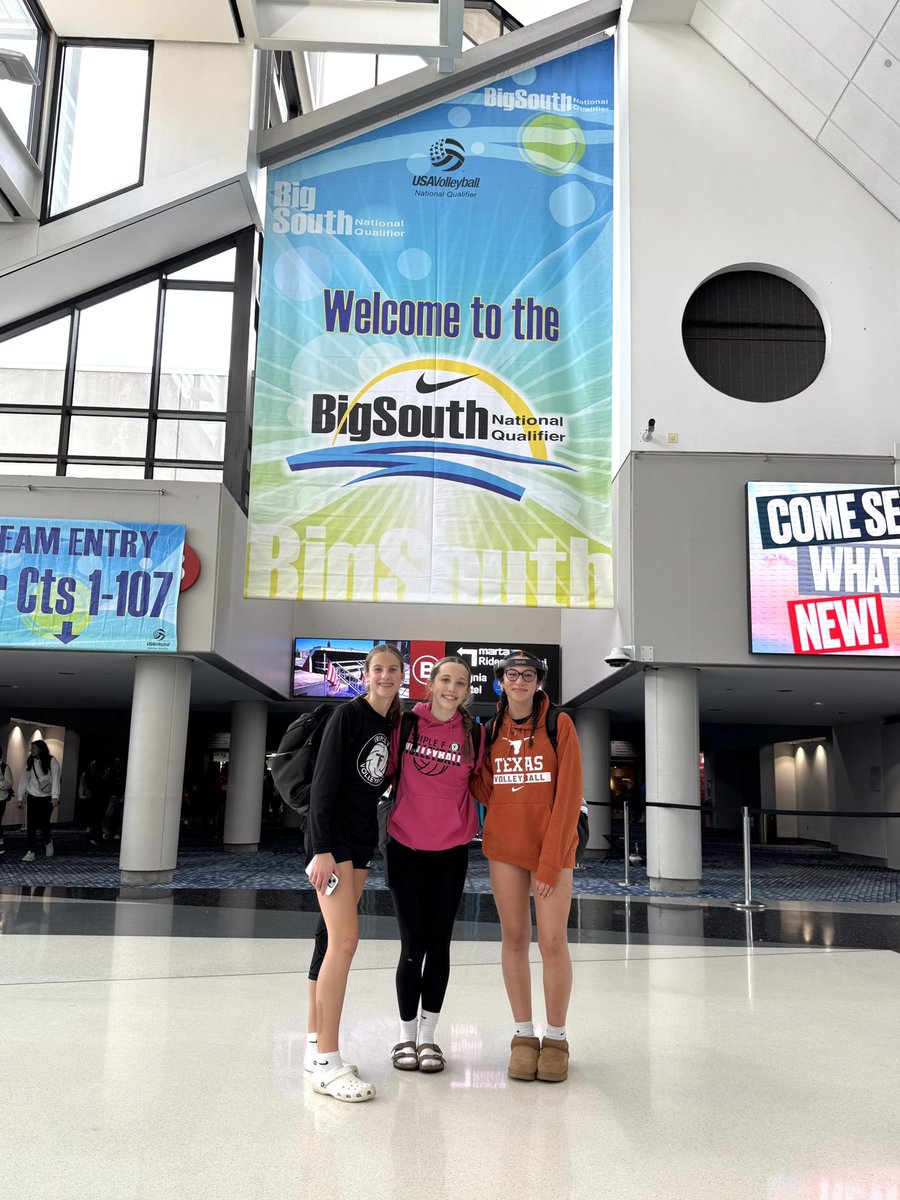 Ummmmm wrong orange! 🫣#caughtlacking 😳#peytonmanning <a href="/TexasVolleyball/">Texas Volleyball</a> <a href="/Vol_Football/">Tennessee Football</a> <a href="/Vol_VBall/">Tennessee Volleyball</a> @prepdig <a href="/5StarPreps/">5Star Preps</a> <a href="/uanextvball/">AllAmericaVB</a>  <a href="/kchs_volleyball/">KCHS Volleyball</a> <a href="/KnoxCatholic/">Knoxville Catholic☘️</a> <a href="/PrepVolleyball/">PrepVolleyball.com</a> <a href="/PrepDig/">Prep Dig 🏐</a> <a href="/vball_fan_/">Volleyball Fan ✨🏐🌍</a> <a href="/vbconnection/">Volleyball Connection</a>  <a href="/VBallrecruiter/">Kara Hill</a> <a href="/prepxtra/">PrepXtra</a> <a href="/WATESports/">WATE Sports</a> <a href="/triplefknox/">Triple F Elite Sports Training</a> <a href="/BigSouthGA/">The Big South</a>