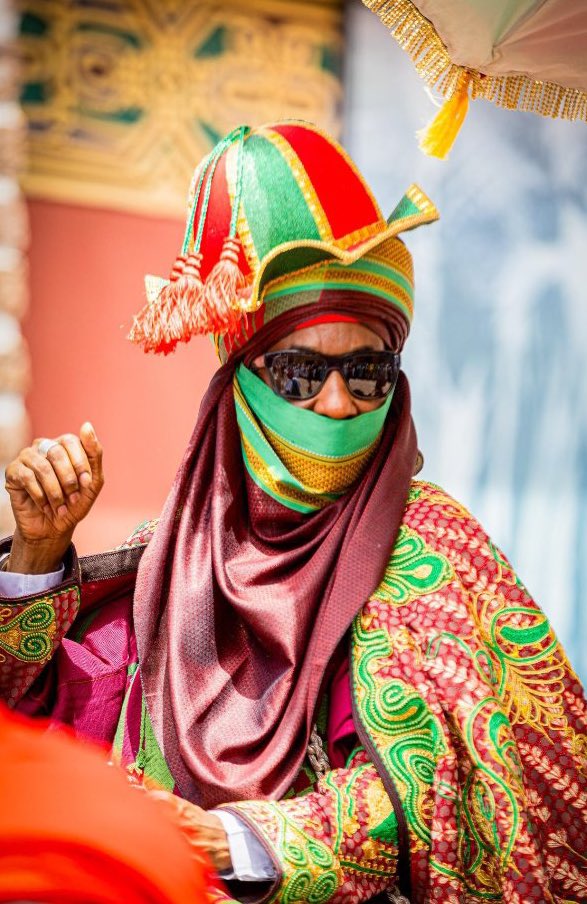 Minikothe3rd's tweet photo. When you feel down or depressed, remember there’s someone in Kano competing with SLS to be King. https://t.co/TBso7EcA7y
