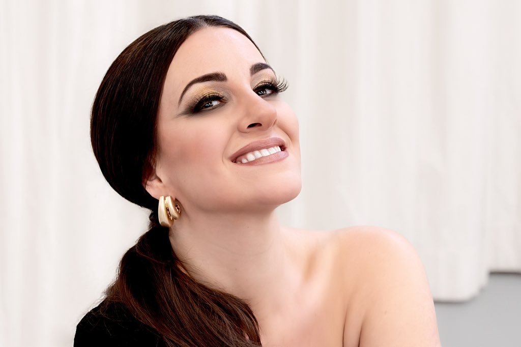 JOYCE EL-KHOURY (@joycesoprano) on Twitter photo ✨Surprise!✨I’ll be stepping in as Puccini’s #ManonLescaut this month <a href="/bay_staatsoper/">BayerischeStaatsoper</a> & I couldn’t be more excited to make this role debut in such an amazing theatre. 🥹 Ticket link below. Hope to see you there!
Love,
J♥️🙏🏻
🎟️ staatsoper.de/en/productions…
📸: @Heather_E_Media ✨Surprise!✨I’ll be stepping in as Puccini’s #ManonLescaut this month <a href="/bay_staatsoper/">BayerischeStaatsoper</a> & I couldn’t be more excited to make this role debut in such an amazing theatre. 🥹 Ticket link below. Hope to see you there!
Love,
J♥️🙏🏻
🎟️ staatsoper.de/en/productions…
📸: @Heather_E_Media