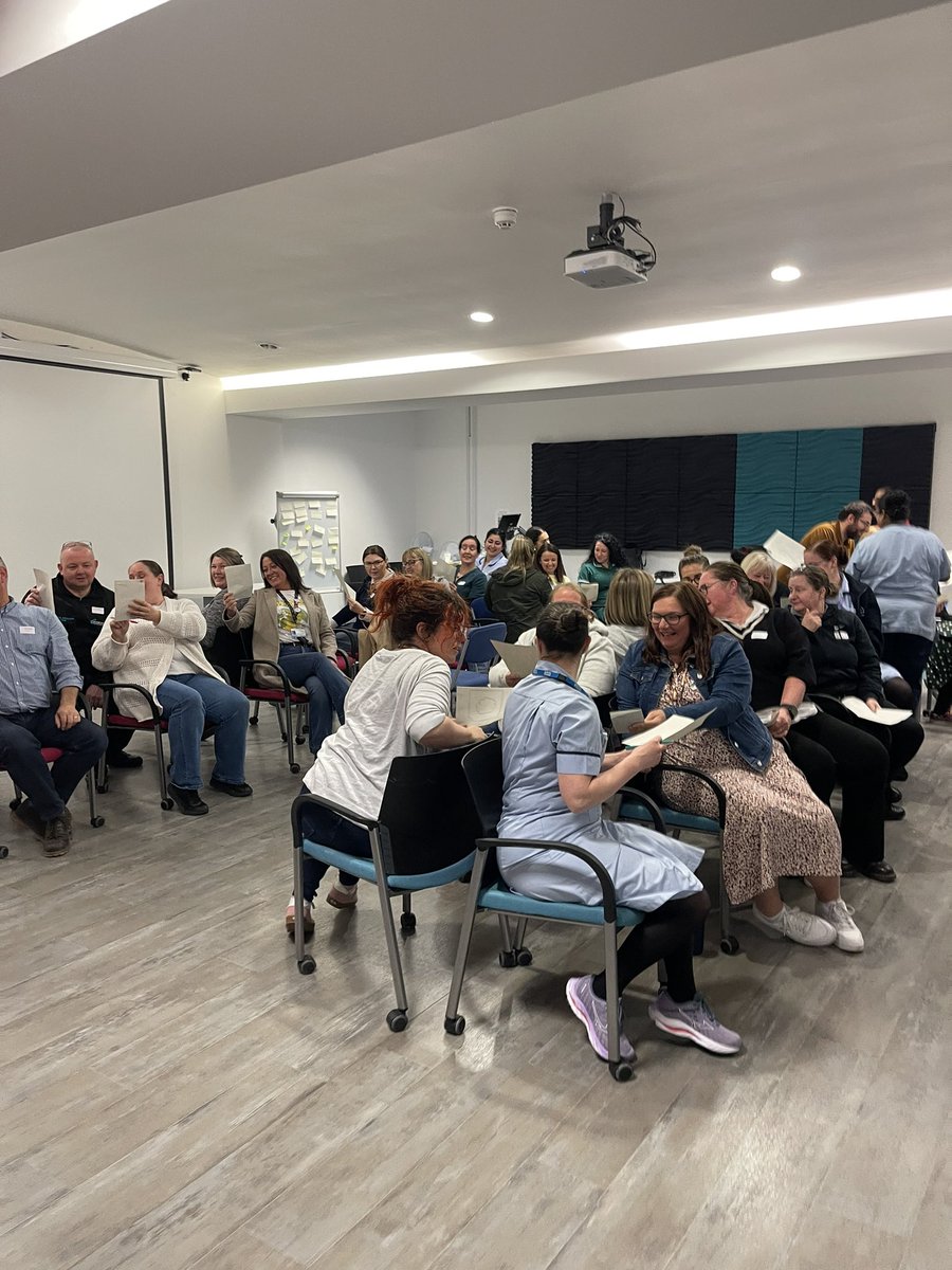 Kirstie130's tweet image. A fabulous start to our @LancsHospitals Clinical Educator Away Day: Starting with the inspirational @kelly_educator, followed our very own Liz finishing the morning with our fantastic Comms Team Claire &amp;amp; Gaynor before we break for lunch! 💙