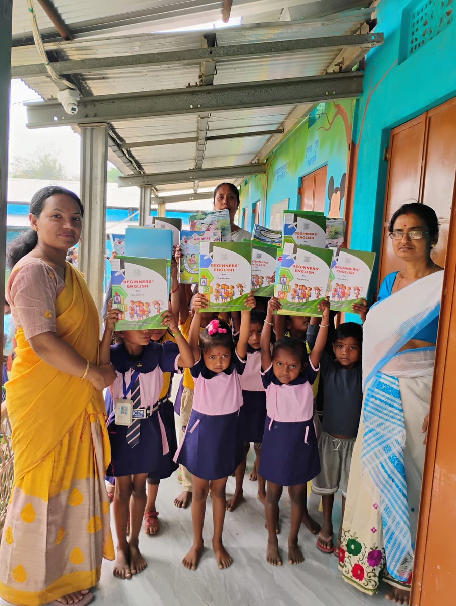 Samagra_Assam's tweet image. Free Textbook Distribution to students on the first day of the academic year and celebration of #Utsav Vidyaarambh in schools marks the beginning of the academic year in schools of Assam.
#education #freetextbooks
@EduMinOfIndia 
@CMOfficeAssam 
@ranojpeguassam  
@diprassam