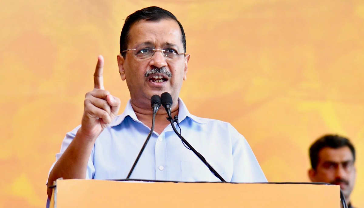 AamAadmiParty's tweet photo. नशे के ख़िलाफ़ युद्ध लड़ने के लिए पंजाब है तैयार🔥 

आज लुधियाना में आम आदमी पार्टी के राष्ट्रीय संयोजक @ArvindKejriwal जी और CM @BhagwantMann जी ने AAP कार्यकर्ताओं की बैठक में पंजाब सरकार द्वारा जारी नशे के ख़िलाफ़ युद्ध को आगे बढ़ाने के निर्देश दिए और लोगों को नशे के ख़िलाफ़ जारी जंग में शामिल होने की शपथ दिलाई।

इस दौरान पंजाब के प्रभारी @msisodia जी, सह-प्रभारी @SatyendarJain जी समेत पंजाब सरकार के कई मंत्री और कार्यकर्ता मौजूद रहे।