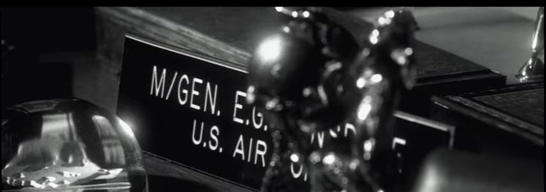 DavidTaormia's tweet photo. OliverStone's thinly veiled accusation that #GenralY planned the assassination, #FletcherProuty aka #MrX tells Garrison in the famous portrayal by DonaldSutherland, General Y is #EdwardLandsdale ~from the #Airforce~ just like #Cabell and #Lemay

https://t.co/8omRUVkHS7 https://t.co/mFoHxnIt3J