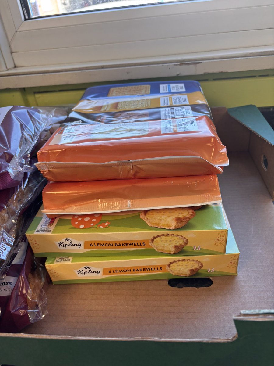 We have some lovely donations for our Spring Concert on Thursday! Thanks to <a href="/Tesco/">Tesco</a> community champions in Lincoln and also the community grocery in Lincoln! @communitychampions <a href="/StPeteratGowts/">Saint Peter at Gowts</a> <a href="/mrsbradleyspag/">Mrs Bradley</a>