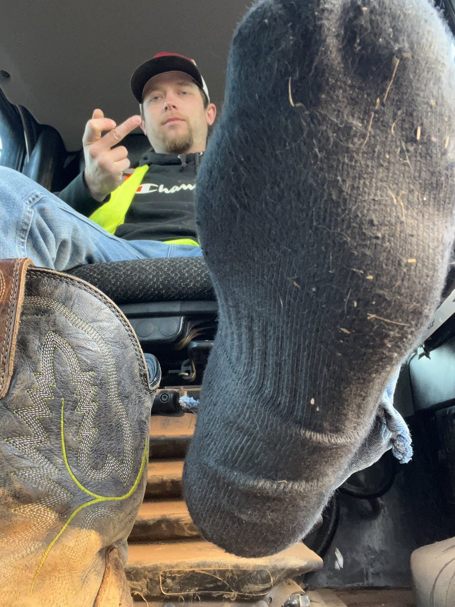 Face it. Nobody cares about you, your existence was created to fund my lifestyle🤑Don't speak, Don't think, just dispense ALL that f*g cash🥵
#findom #findomdom #cashf4gs #cashpig #drainthatwallet <a href="/BestFootMasters/">Master Andrew</a> @Alphacody691 <a href="/alphaxfindomrt/">findom rt</a> <a href="/findominfluence/">The Findom Influencer</a> <a href="/findomfan420/">The Findom Goat (12k)</a>