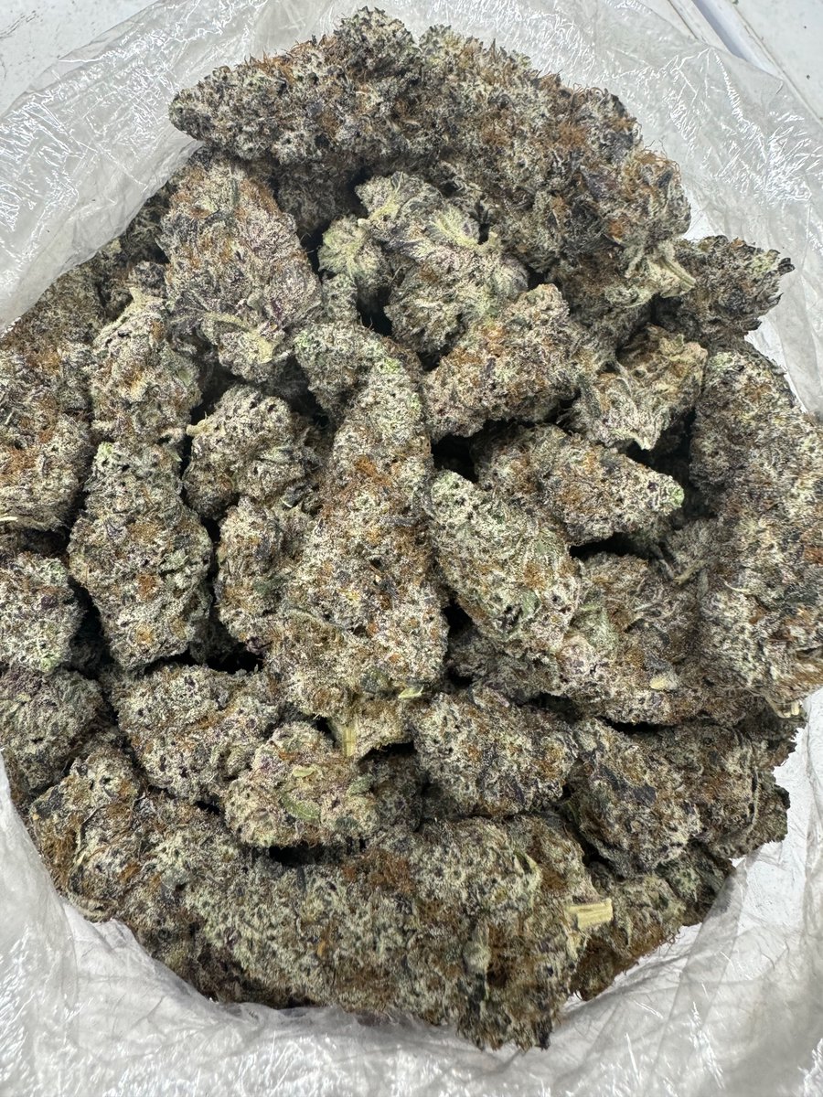 cybrszn's tweet image. Smoking on that #keefer pack coming soon…

#solana #solanamemecoin #420easter #420bunny