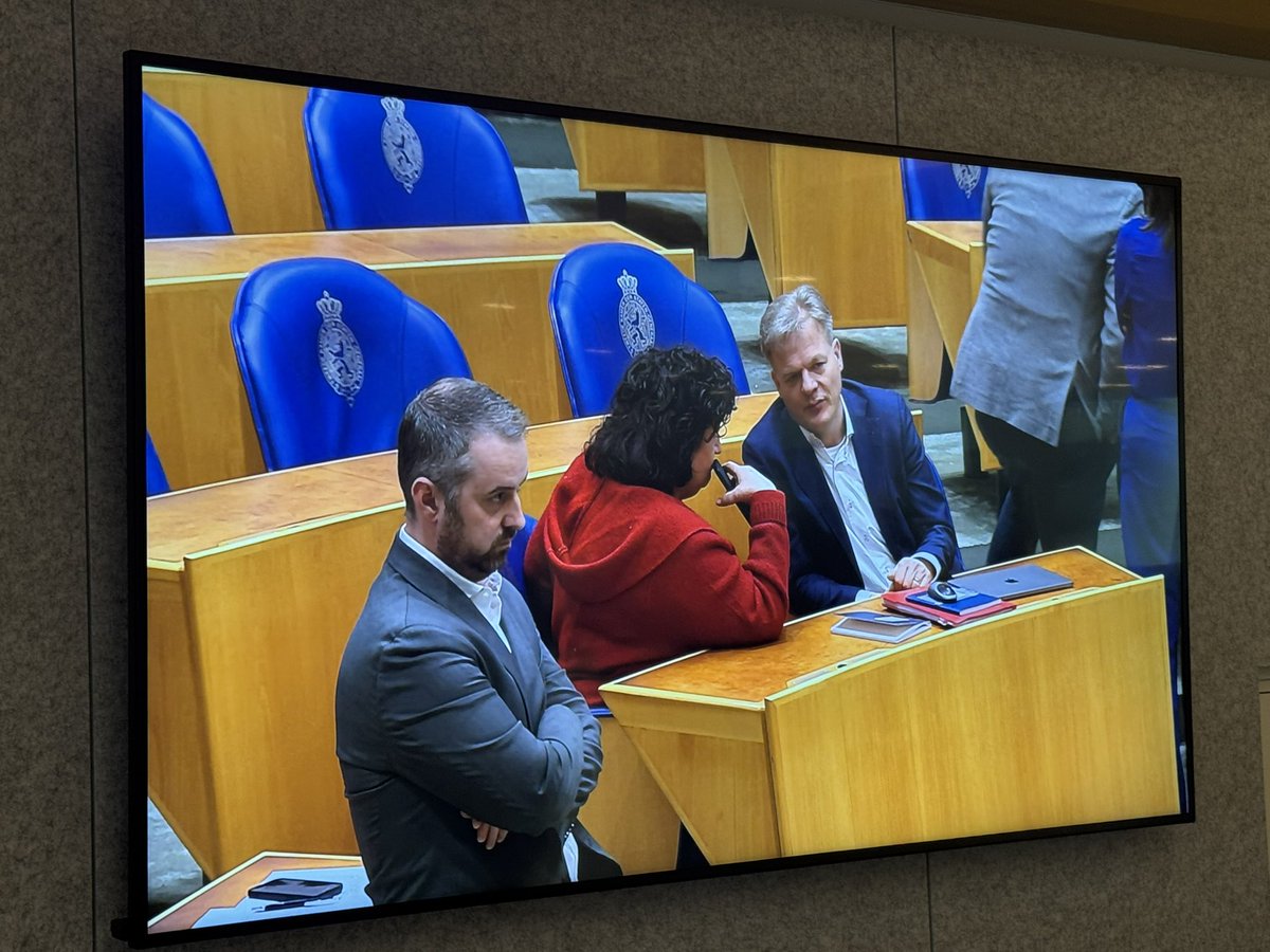 Omtzigt en Van der Plas overleggen waarschijnlijk over of ze een debat met Faber over het weigeren van het tekenen van lintjes.