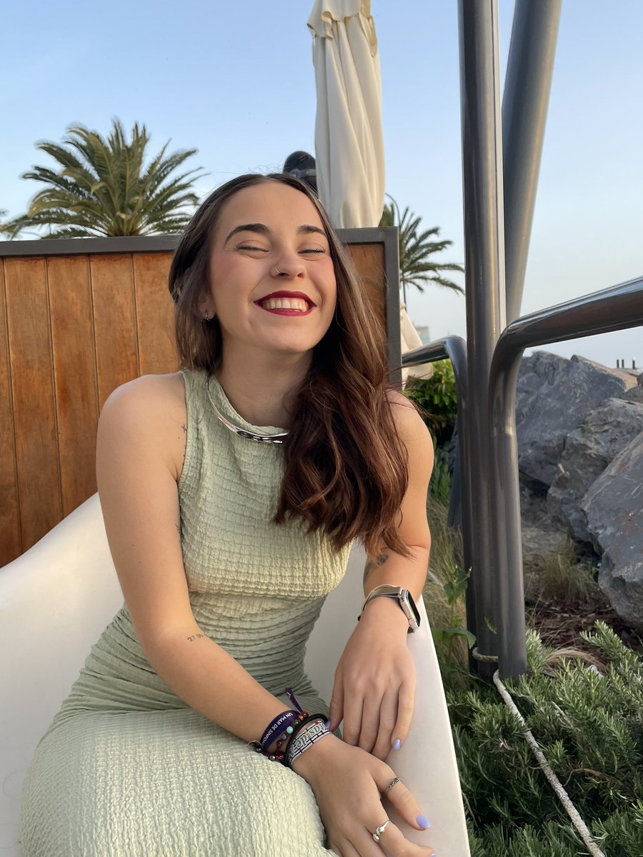 vegamelida_'s tweet photo. “Se te nota en la cara que eres feliz”✨🍓🫐🍒🌤️🧚🏻 https://t.co/c2va54Dgds