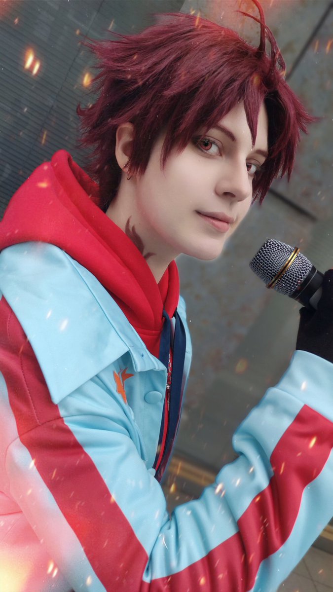 "Pheonix!"
...
I'm so glad Keigo took at least some photos of me! (even if my wig was messed up etc 🥲)
Do you know <a href="/paradoxlive_PR/">Paradox Live（パラライ）公式</a>? What's your fav band? 
...
📸 by keigo_cosplay (insta) 🙏
Cosplay and edit by me
#cosplay #paradoxlivecosplay #allensugasano #mcsuzaku #animemusic