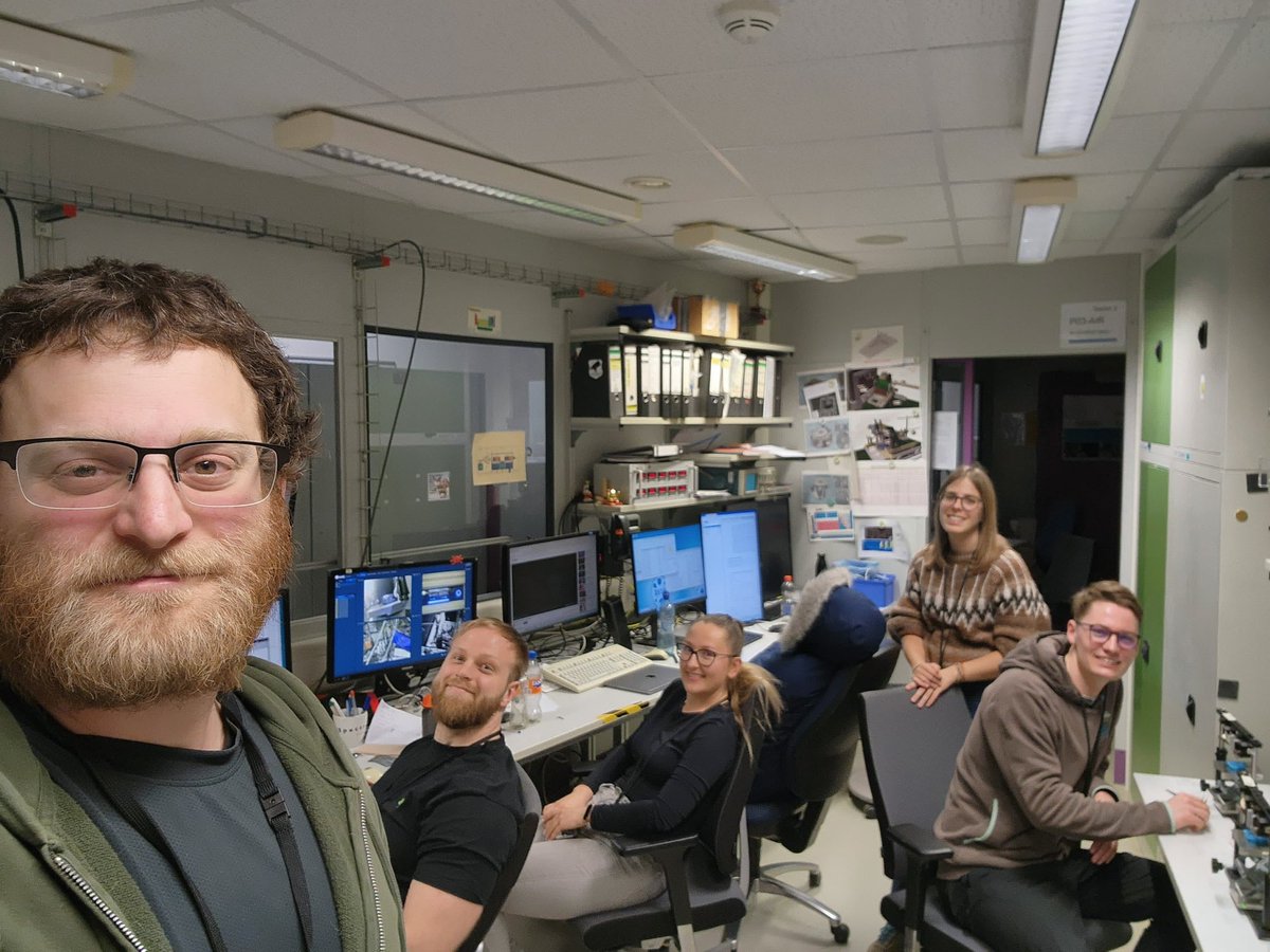 Daniel Zornow Kruse (@danielzkruse) on Twitter photo Just completed our first x-ray diffraction experiments at the PETRA III beamline in Hamburg with <a href="/HesselAnthony/">Anthony Hessel, PhD</a> - what an experience!
Intense night shifts with cool science on sarcomeric structures in skeletal muscle 💪🏼 Can’t wait to get into the results! Just completed our first x-ray diffraction experiments at the PETRA III beamline in Hamburg with <a href="/HesselAnthony/">Anthony Hessel, PhD</a> - what an experience!
Intense night shifts with cool science on sarcomeric structures in skeletal muscle 💪🏼 Can’t wait to get into the results!
