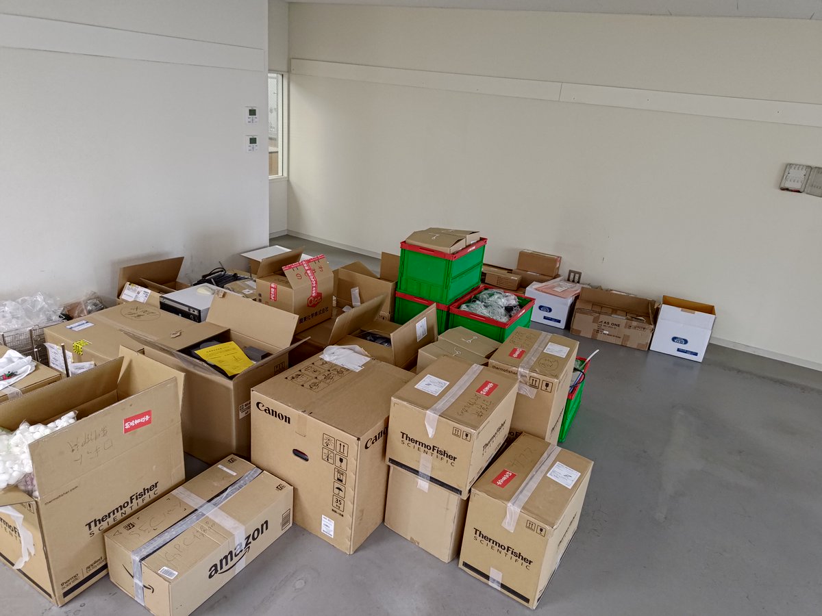 OFDLab_Tokyo's tweet image. 有機機能設計学研究室が、本日スタートしました
これまで不可能と考えられてきた材料機能を、分子の力で打開し、新しいサイエンスを切り拓きます

研究室立ち上げ中です！