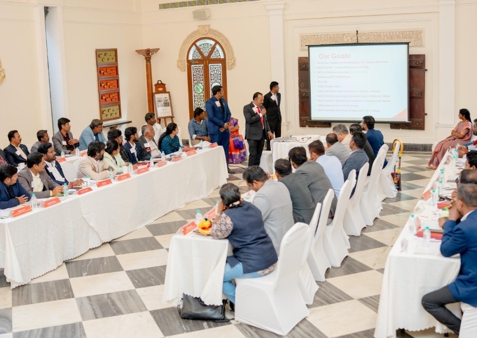 thanjaidental's tweet photo. 🌟Success is built on strong networks! 
🌟Happy to have participated n  this week’s BNI ADMIRALS Tanjore meeting and exchanged valuable insights.
🌟Received Highest Referrals too..
PC :Picture Clusters Photography #picturecluster
 #StrongerTogether" #bniadmirals #bnidentist https://t.co/TqCrncMxOx