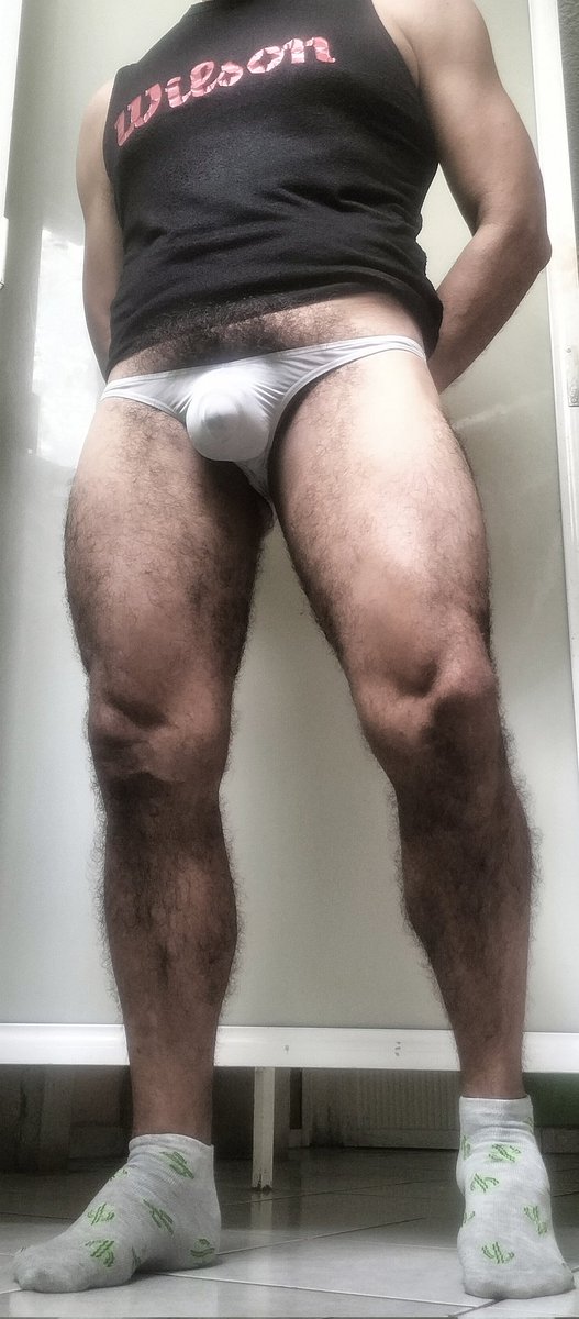 A poco no un hombre huele y sabe mejor después de sudar bien rico,Apestoso pero sabroso