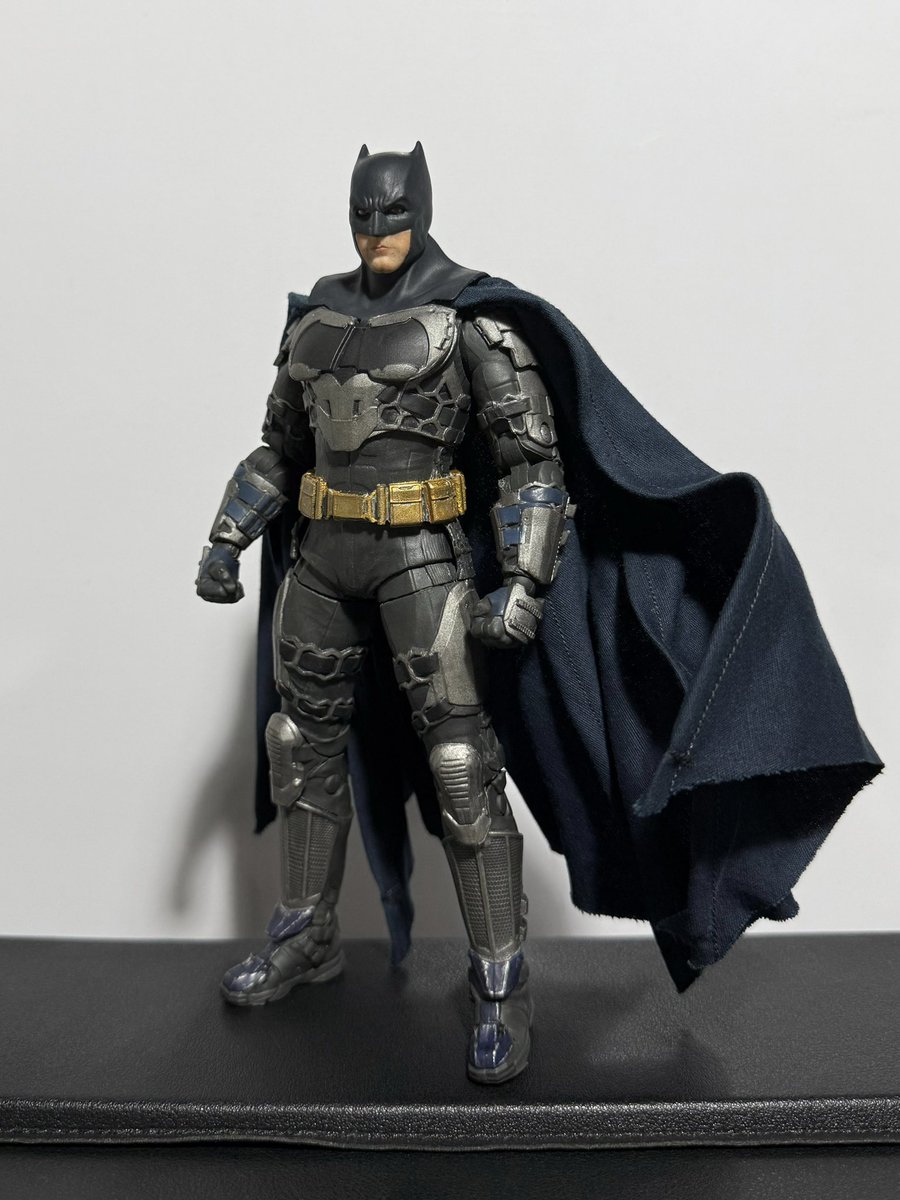 k__zus's tweet photo. Batman The Flash Movie repaint

Head: Mezcotoyz
Body: McFarlane

#dc #dccomics
#batman #brucewayne
#thebatman #toyscollector
#actionfigurecustom 
#justiceleague #theflash
#benaffleck #mcfarlane 
#mezco #mezcotoyz https://t.co/b1rEblEASv