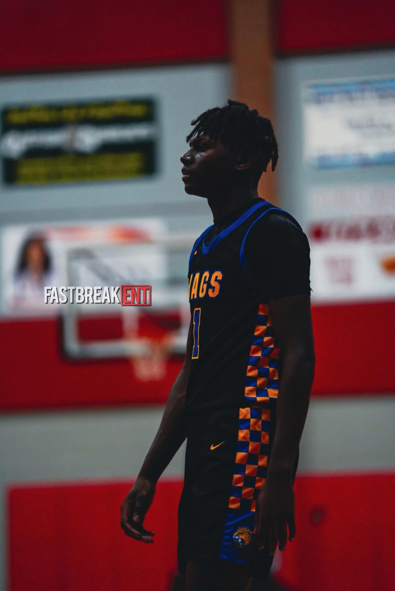 unsigned senior looking for a home at the next level!💪🏾