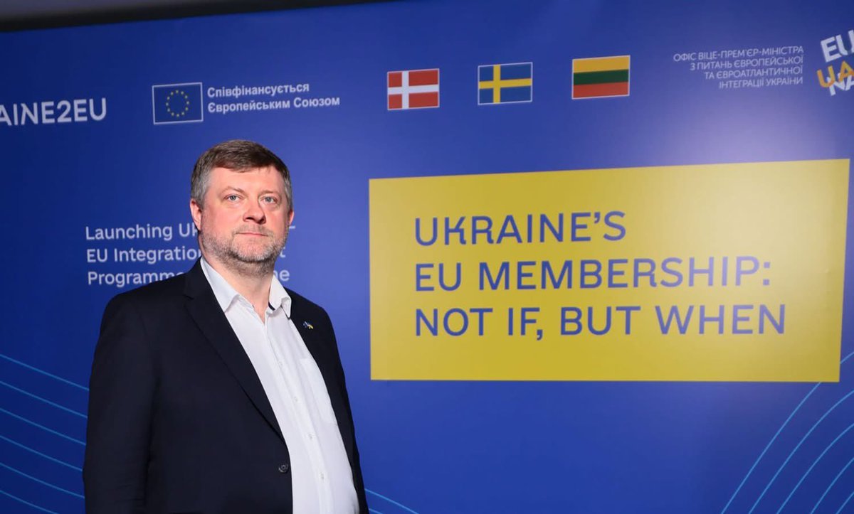 sluganarodu_pp's tweet photo. 🇪🇺🇺🇦 Conference "Ukraine's EU Membership: Not If, But When" and the launch of the #Ukraine2EU program!
💬 @OlekKorn: "Becoming part of the EU is a conscious choice of the Ukrainian people. We are closer to membership than ever and are confidently fulfilling all the tasks to open negotiations.
❗️ Ahead lies the adaptation of legislation and communication with society. There are many challenges, but our unity will help us overcome them!
Thank you to our partners for supporting this journey!"🤝
#eurointegration