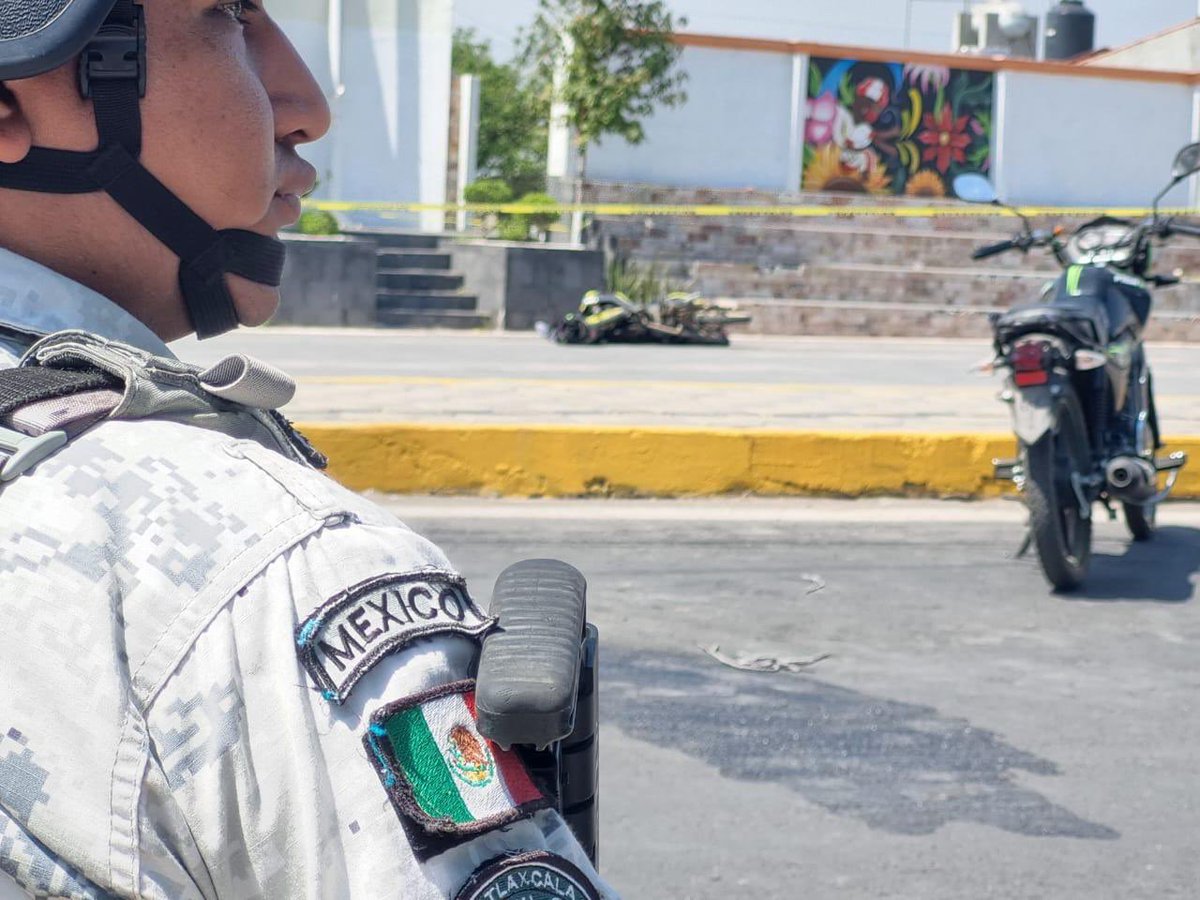 LaNoticiaTlax1's tweet photo. #Justicia 🚨 “¡Justicia brutal! Multitud enfurecida #lincha a hombre acusado de intentar robar a menor en #Nativitas”
Lee más: https://t.co/RRpNyHVFyQ https://t.co/CAz9n3K16H