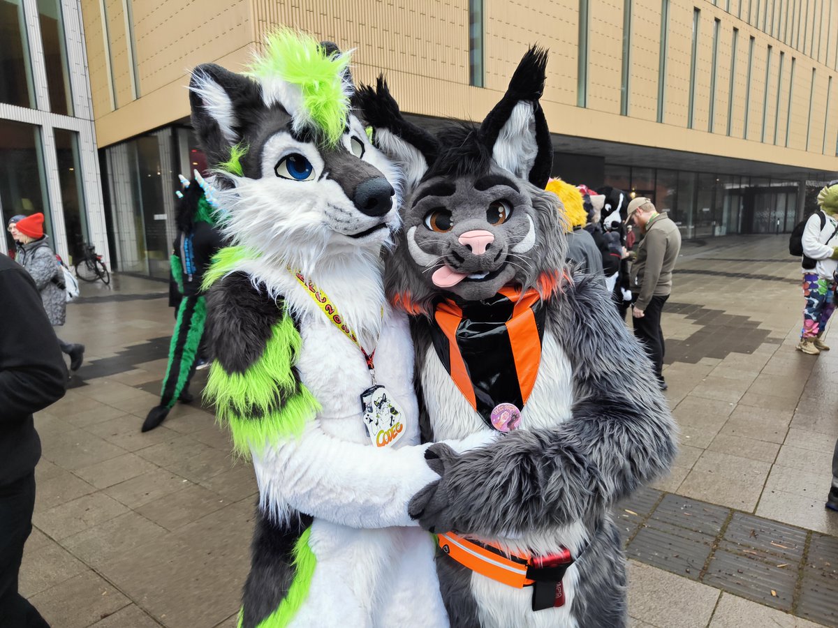 Krymson_K's tweet image. The "I give my phone when I fursuit to get some lil pics but I forgot them after and re discover them a month later" are the silly pics I like! Haha ✨🔥
with :
@run_charizard
@NoxeroWolf
@riukkosama
@FuzzyCodec