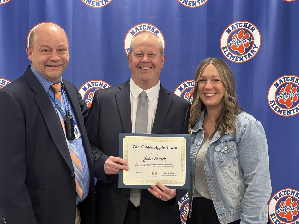 WarrenCoSchools's tweet image. 🎉 Huge congratulations to John Swack from @NatcherElem for winning a Golden Apple award! 🍎He’ll be recognized at an upcoming Board of Education meeting. #PreschooltoProfession #BigDistrictBigOpportunities