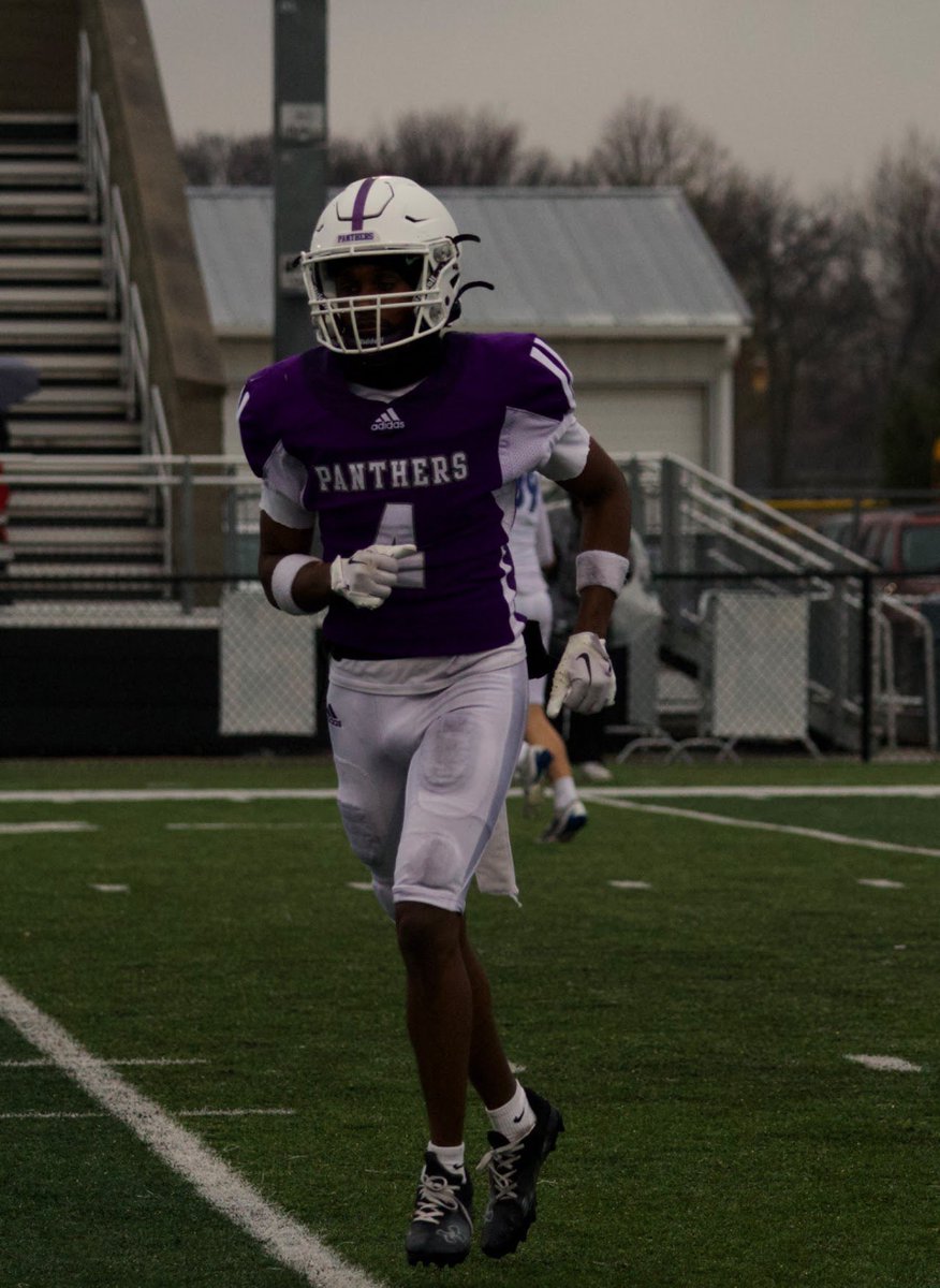 theofficiialsy's tweet photo. Symon Stukes ⭐️ 
5’10, 170lb Defensive Back
All Region Corner in 6 games
Real lockdown Corner, the tape shows 
May grad AA will be in hand🤝🏾🚨 https://t.co/6qyoyqVKXq