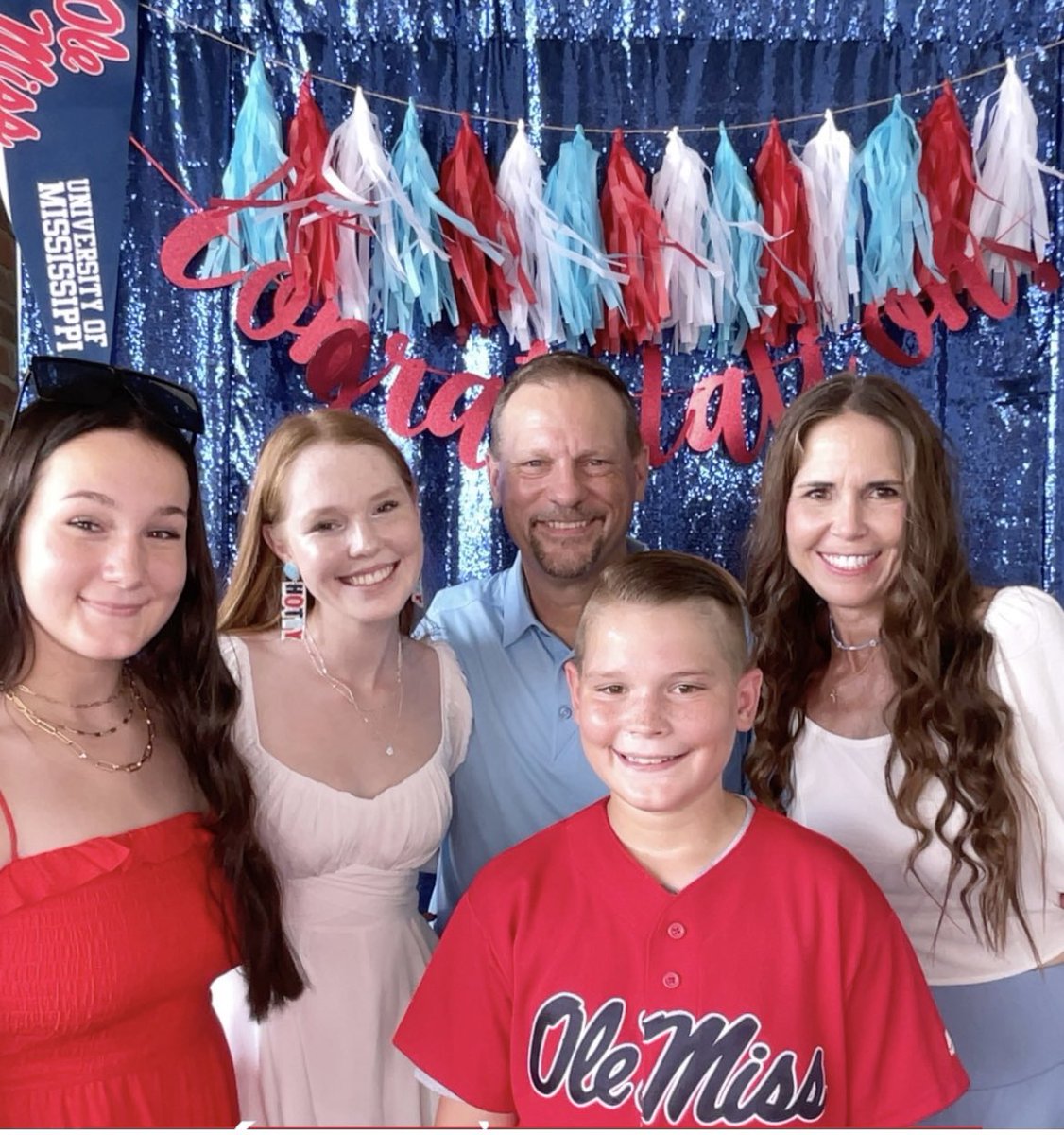 TrishaGrantham5's tweet photo. Happy 21st Birthday to our oldest, our lil’ Red, our Rebel, our sweet surprise, our beautiful blessing🩵🎂♥️
We love U Avery Ella🎈🥰🎈#aprilfoolsbaby #1:36pm #04.01.2004 #legal #firstborn #boatbound #blessed @averygrantham_ @ag_stl @GranthamAddy https://t.co/nqhEcRpsls