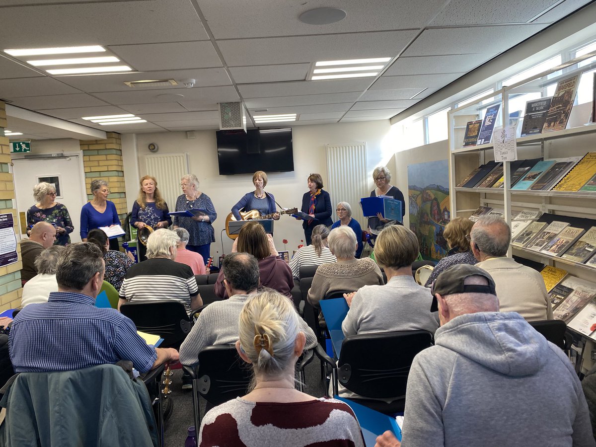 WFlibraries's tweet image. Fantastic sing along this morning at #Normantonlibrary @MyWakefield #singing @alzheimerssoc