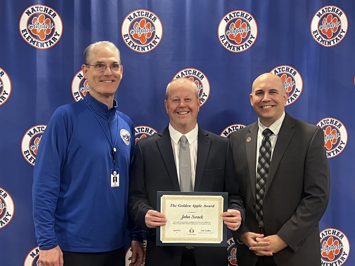 WarrenCoSchools's tweet image. 🎉 Huge congratulations to John Swack from @NatcherElem for winning a Golden Apple award! 🍎He’ll be recognized at an upcoming Board of Education meeting. #PreschooltoProfession #BigDistrictBigOpportunities