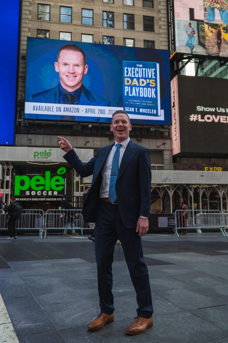 theseanwheeler's tweet photo. Fun moment at Times Square... book comes out tomorrow! https://t.co/SagiBjoHr9