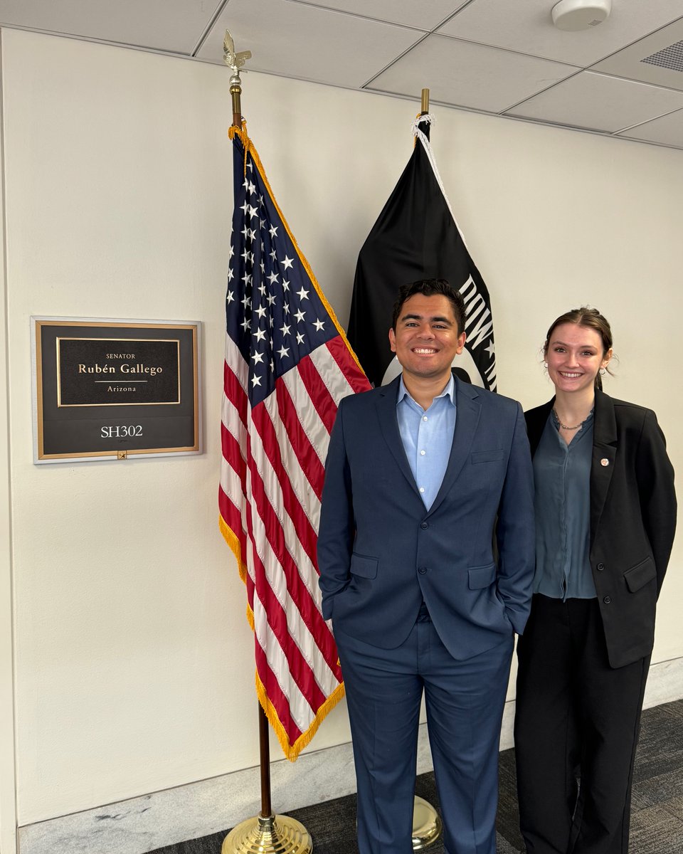 AZRegents's tweet photo. Today, Student Regents Zaragoza and Fisher met with the offices of @SenMarkKelly, @SenRubenGallego and @RepGregStanton about the importance of FAFSA and federal student aid.

Countless Arizonans rely on the Pell Grant and other student aid to pursue college or career school. https://t.co/b2PcyIYHnV