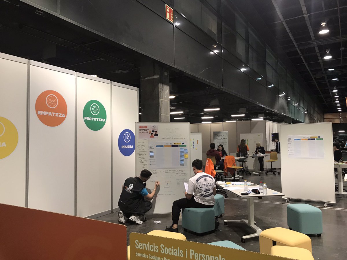 Participando desde <a href="/misericordiacip/">CIPFP Misericordia</a> en #cvskills25 como jurado en las pruebas de emprendimiento. Equipos con grandes ideas #FP skills #SOMFP