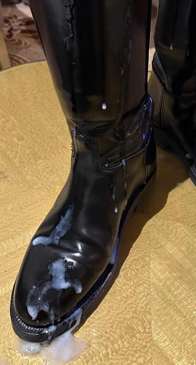 BoundBoots's tweet photo. Hot white cream. https://t.co/7YRBFqL1X5