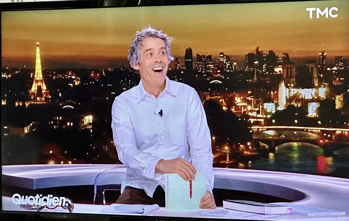 ⚠️ TÉLÉSPECTATEURS VIGILANTS ⚠️

Bonsoir <a href="/Arcom_fr/">Arcom</a>,

Je regarde Quotidien sur la chaîne 10 de la TNT.

Depuis plus d’une heure, un plateau d’intervenants grimés en magistrats de carnaval, refait de manière unilatérale, le procès du RN.

La différence est que les droits de la