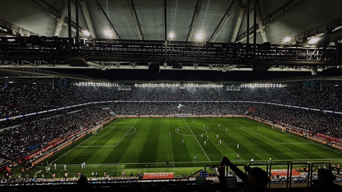 🔥Trabzonspor taraftarı, 40.368 taraftar ile UEFA Gençlik Ligi'nin seyirci rekorunu kırdı. Dünyanın en büyük şehir takımı gururla sunar. #Trabzonspor