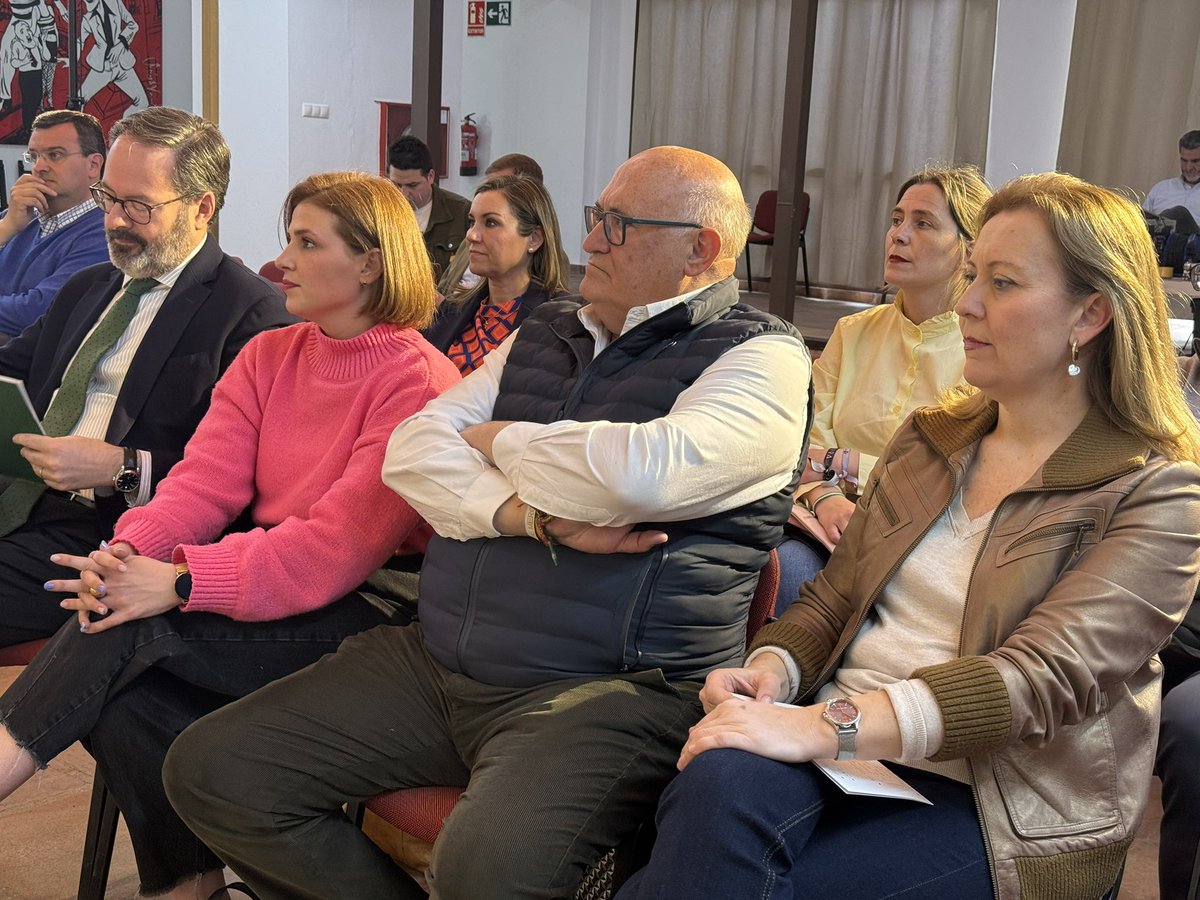 pp_cordoba's tweet photo. Frente al Gobierno de Sánchez, Andalucía es un contrapeso, un oasis donde las cosas se hacen bien, hay oportunidades y mejor calidad de vida.

#CordobaAvanza con el PP 

Hoy Foro en #Santaella con nuestro presidente @adolfo_molina https://t.co/miM2i9TtCQ