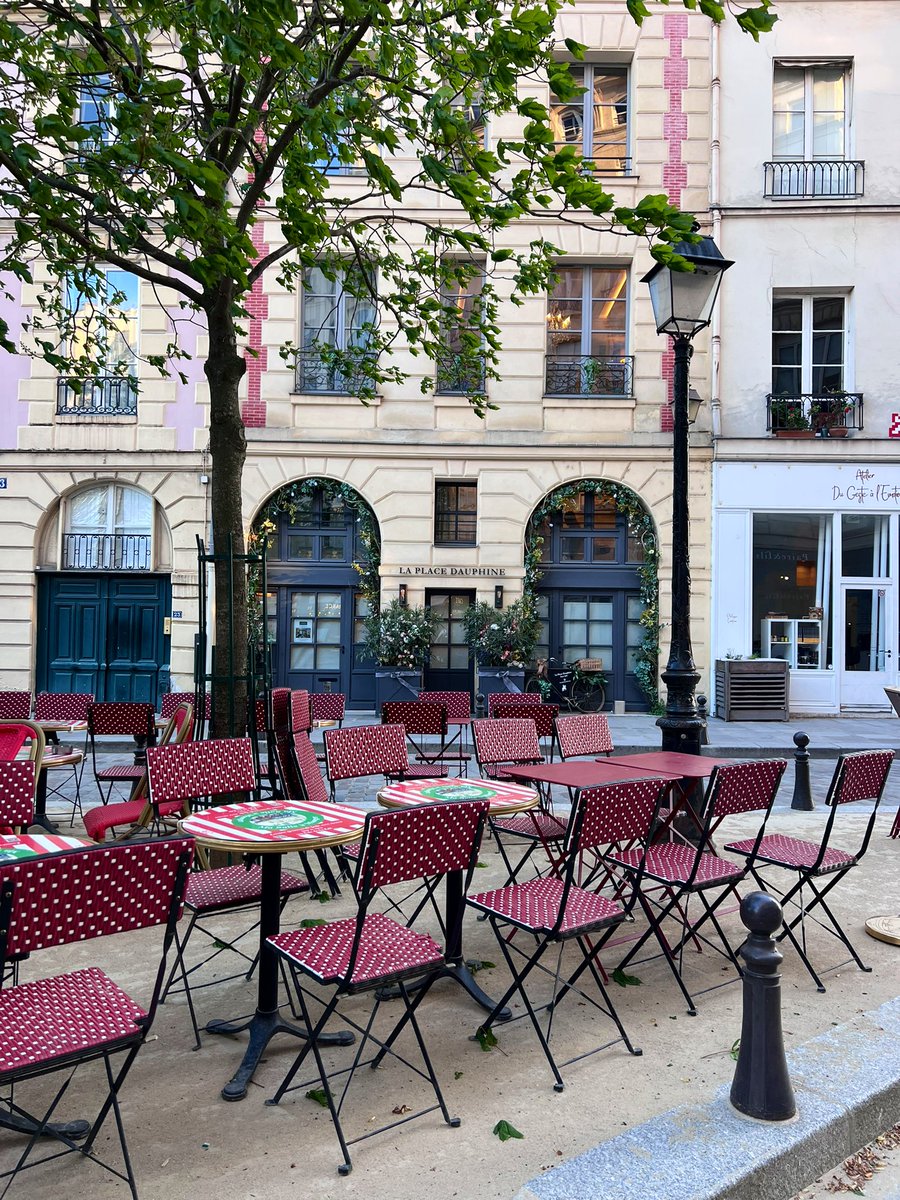 OliverTweete 🦊 tweet media