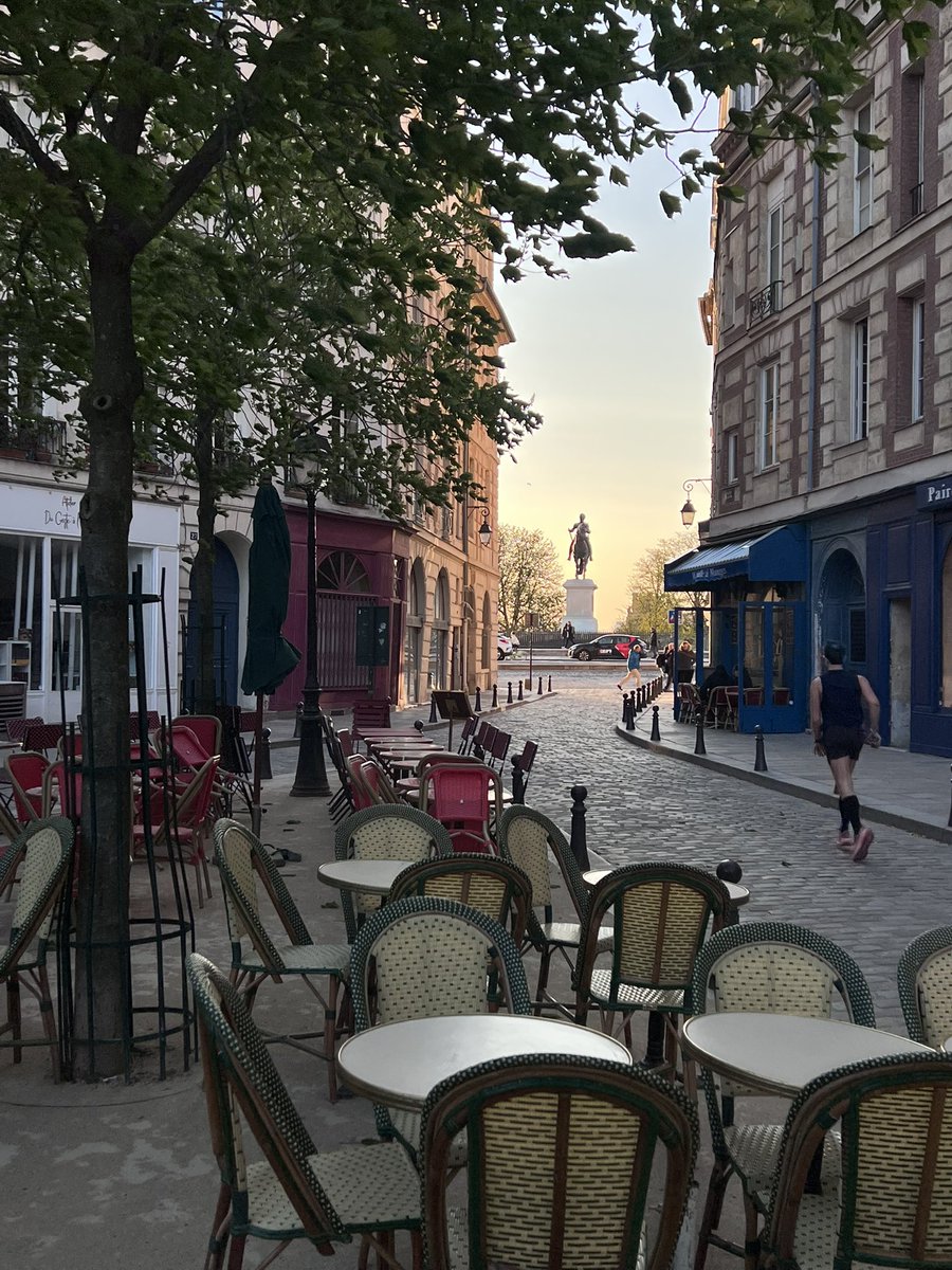 OliverTweete 🦊 tweet media