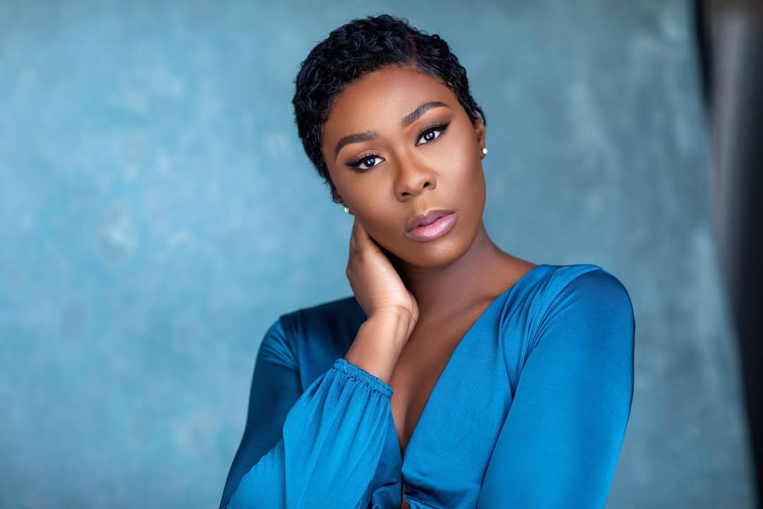 waliuabayomi's tweet photo. I recently had a great chat with Peace Amelia, a trained stage, screen, and voice actor who also sings!

We discused Nollywood vs. the UK film industry and her work in A Song from the Dark &amp; BBC’s Casualty.

Dear Producers/Directors, @MissPeacey is in town and available for hire. https://t.co/XW9kNNREyW