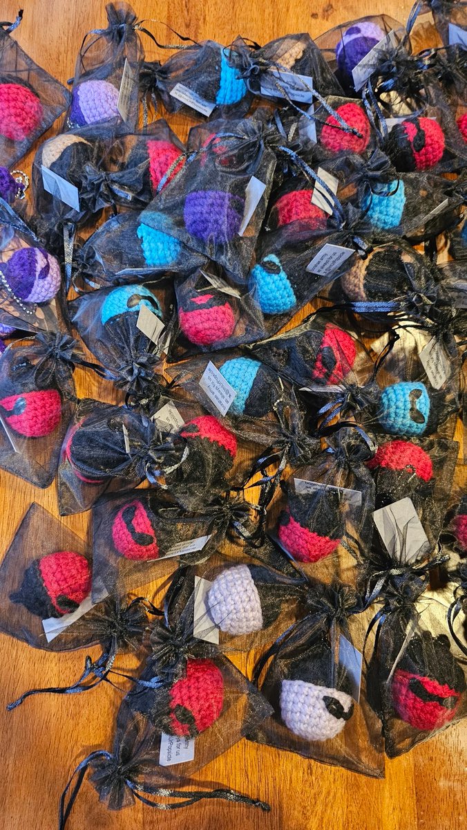 ImUrPopsicle's tweet photo. who's ready? my acorn gang and I are. HOPEfully this weather gets better so i can trade freebies and stay dry. jhope here we come!

@BayAreaBTSxARMY https://t.co/pe1kDlq7Do