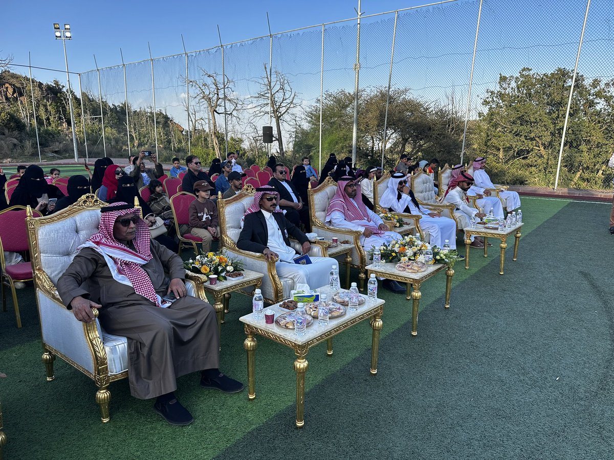 bannihassan's tweet photo. #بلدية_محافظة_بني_حسن بحضور سعادة وكيل محافظة بني حسن الاستاذ / حسين الزهراني و مساعد رئيس البلدية المهندس/سعد أحمد آل شقاف يشاركون أهالي المحافظة بحفل المعايدة السنوي بمناسبة #عيد_الفطر_المبارك بمنتزه الأمير مشاري . 🎁✨

#الباحة_بهجة_العيد
#أمانة_منطقة_الباحة https://t.co/P9fuK2YXBM