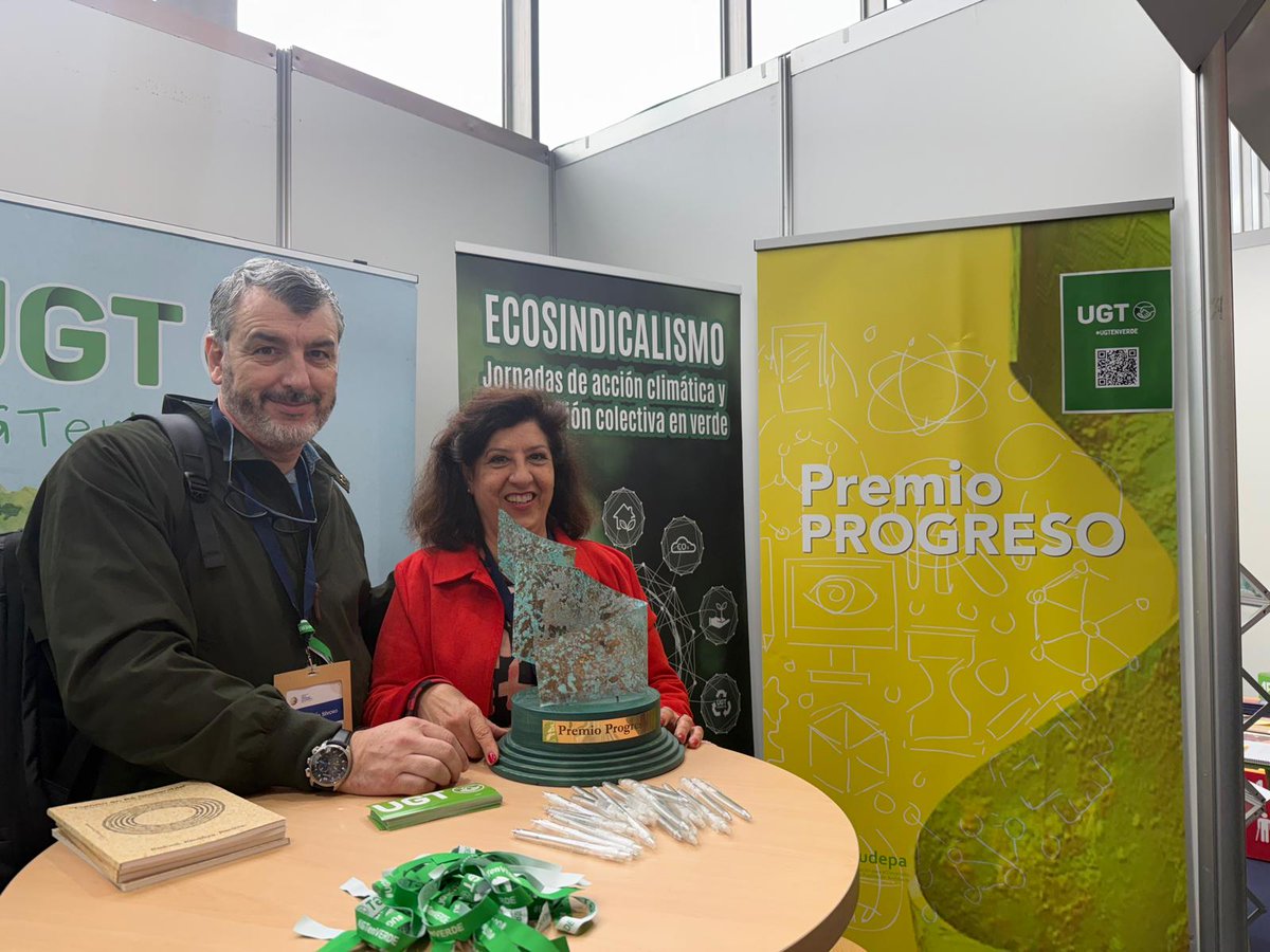 archivofudepa's tweet photo. El Premio Progreso en el stand de @UGT_Andalucia en el @WorldLEDForum #sevilla organizado por @FAMSI_Solidario #PremioProgreso
@SG_UGTAndalucia @UGTCadiz @ https://t.co/2lApDOHaBe