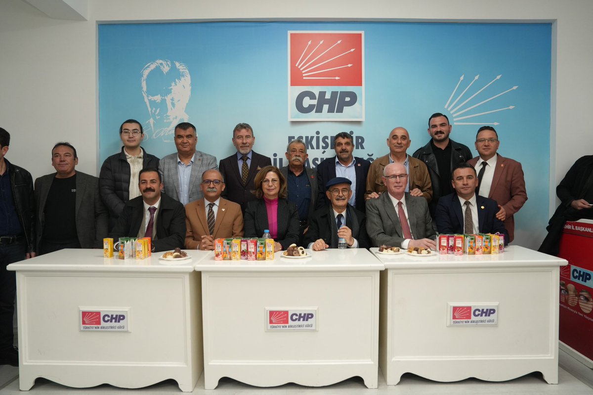 Yılmaz Büyükerşen (@y_buyukersen) on Twitter photo Cumhuriyet Halk Partisi İl Başkanlığımızda partililerimizle bayramlaştık, Cumhurbaşkanı adayımız Ekrem İmamoğlu ve erken seçim için başlatılan imza kampanyasına imzalarımızı attık.
<a href="/ayseunluce/">Ayşe Ünlüce</a>
<a href="/avtalatyalaz/">Talat Yalaz</a>
<a href="/CHPKAZIMKURT/">Kazım KURT</a>
<a href="/arslanibrahimss/">İbrahim ARSLAN</a>
<a href="/chpeskisehir/">CHP Eskişehir</a> Cumhuriyet Halk Partisi İl Başkanlığımızda partililerimizle bayramlaştık, Cumhurbaşkanı adayımız Ekrem İmamoğlu ve erken seçim için başlatılan imza kampanyasına imzalarımızı attık.
<a href="/ayseunluce/">Ayşe Ünlüce</a>
<a href="/avtalatyalaz/">Talat Yalaz</a>
<a href="/CHPKAZIMKURT/">Kazım KURT</a>
<a href="/arslanibrahimss/">İbrahim ARSLAN</a>
<a href="/chpeskisehir/">CHP Eskişehir</a>