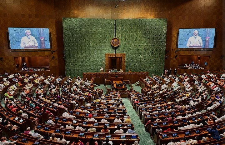 DemocracyPuppet's tweet image. 🔥 Showdown in Parliament tomorrow! The BJP is set to table the Waqf (Amendment) Bill, while the INDIA bloc stands united in opposition, calling it unconstitutional. 8 hours of intense debate await. Where do you stand? 
#WaqfAmendmentBill #WaqfBoard #WaqfBill #LSGvPBKS