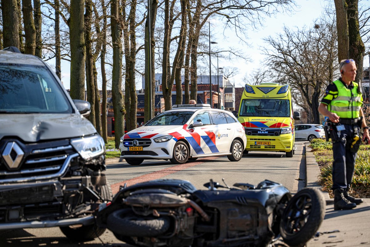 Scooterrijder lichtgewond bij aanrijding met auto