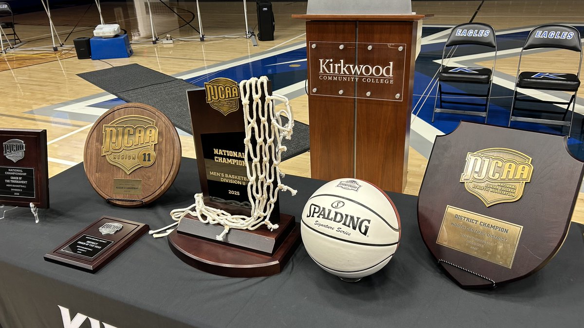 Kirkwood showed up to celebrate our National Champs today! 🏆 The men’s basketball team brought home the NJCAA DII title, and we brought the energy to Johnson Hall. 🦅 Big shoutout to Coach Sandquist and our All-Tournament stars. Photos from the celebration ➡️