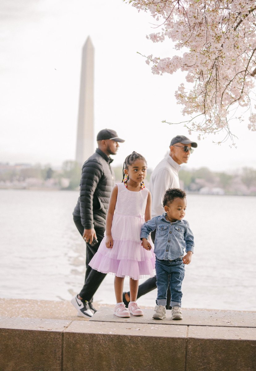 Joseph Olmo (@reporterjoseph) on Twitter photo OBAMA PHOTOBOMB!
A local mom & dad took their kids on a cherry blossom photo shoot @ the Tidal Basin yesterday morning… and look who walked right by! <a href="/nbcwashington/">NBC4 Washington</a> OBAMA PHOTOBOMB!
A local mom & dad took their kids on a cherry blossom photo shoot @ the Tidal Basin yesterday morning… and look who walked right by! <a href="/nbcwashington/">NBC4 Washington</a>